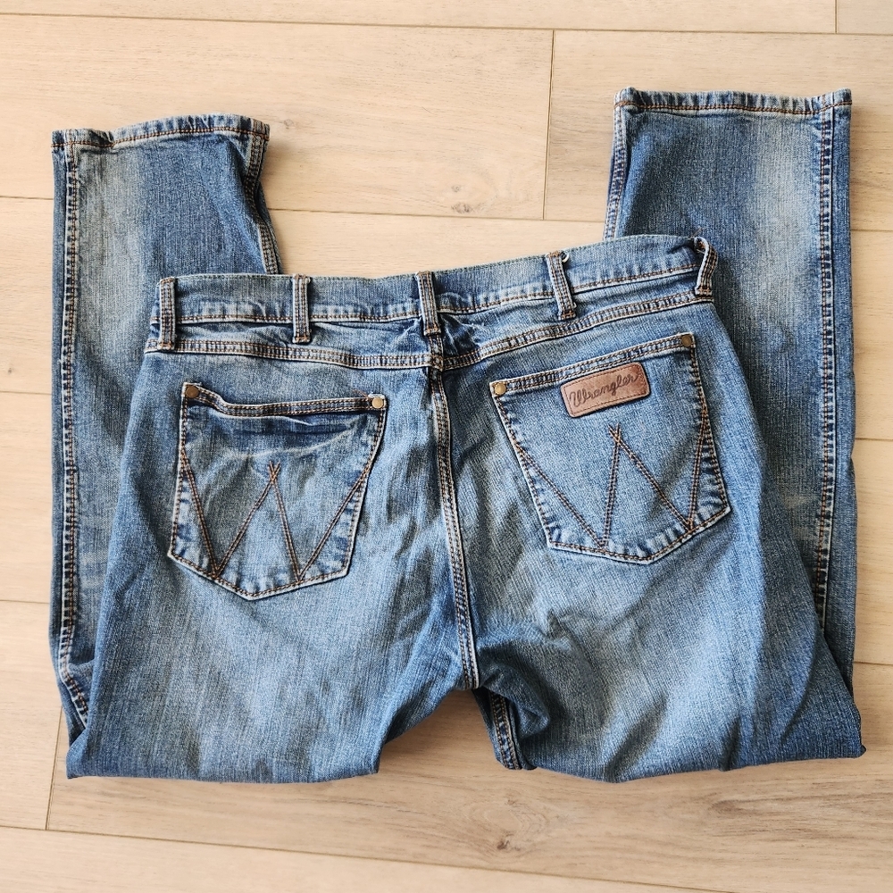 Wrangler Retro Slim Straight Jean Mens Size 36x30 Medium Wash Denim - Picture 5 of 6